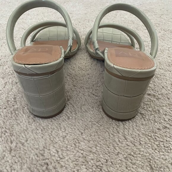 DV by Dolce Vita Myla Mules – Mint Green Block Heel Slip-On, Size 7.5 - Picture 3 of 8